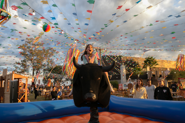 Arraiá do Haras Larissa tem noite de tradição, alegria e prêmios